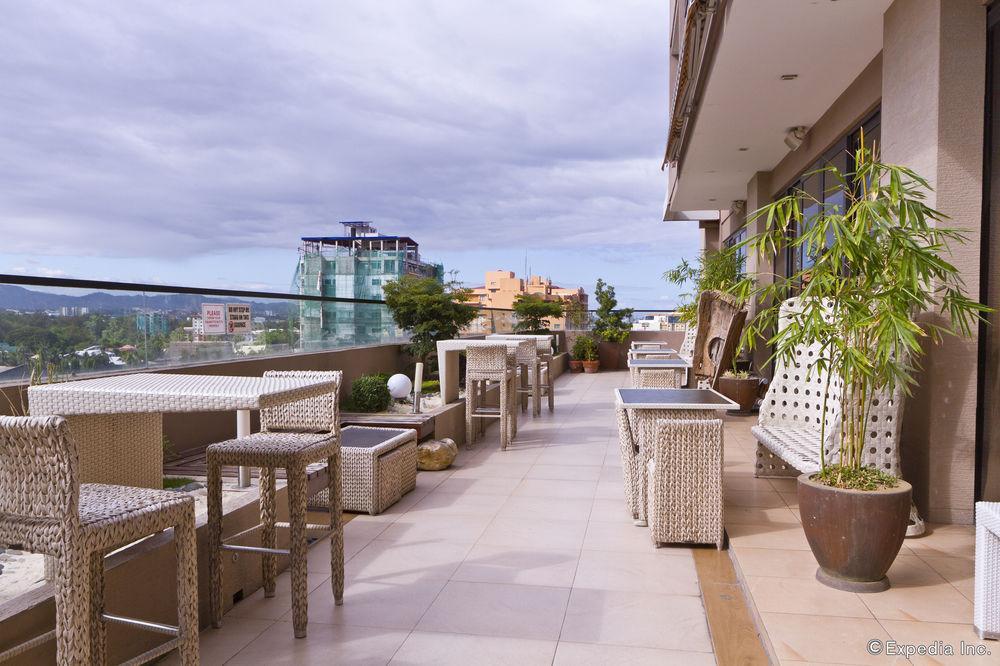 Castle Peak Hotel Cebu Exterior foto