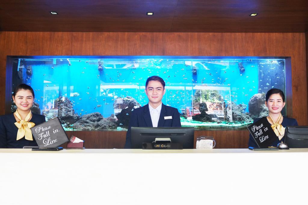 Castle Peak Hotel Cebu Exterior foto