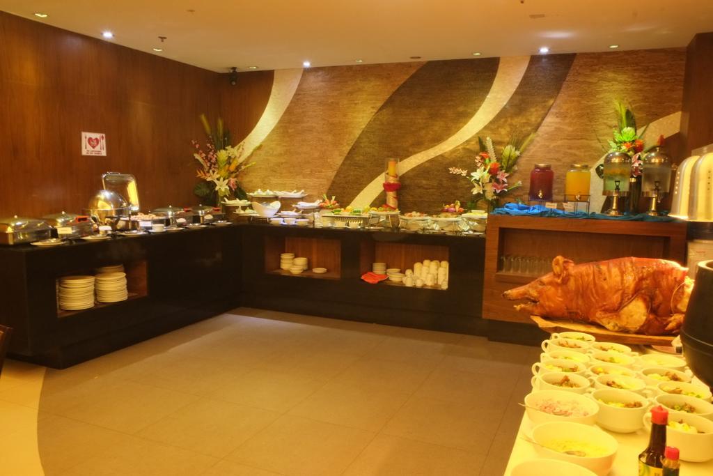 Castle Peak Hotel Cebu Exterior foto